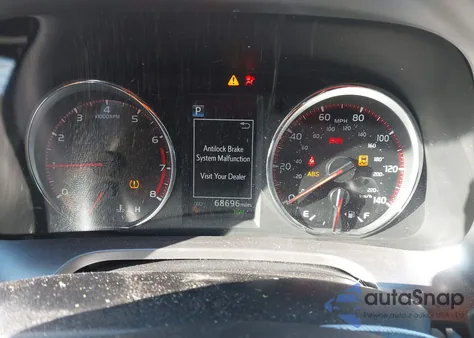 2017 Toyota Rav4 Se z USA, uszkodzony, nr VIN JTMJFREV0HJ137750